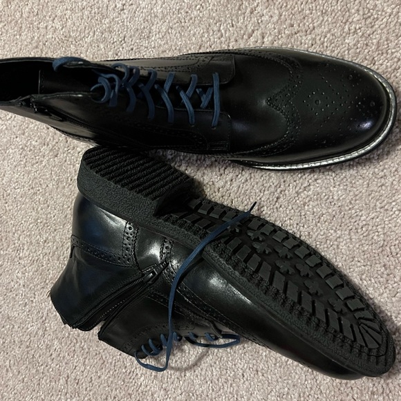 Steve Madden Electric Wingtip Boot (10.5) - Picture 3 of 6